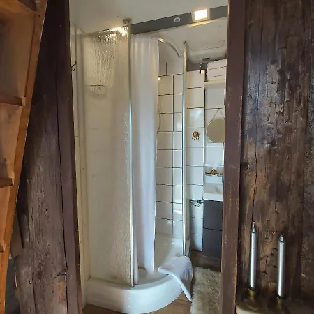 Winter Tiny House In Prague Πάρκο διακοπών
