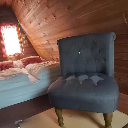 Winter Tiny House In Prague Πάρκο διακοπών
