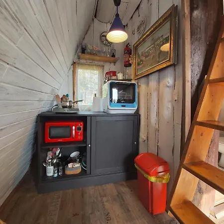 Winter Tiny House In Prague * Πράγα